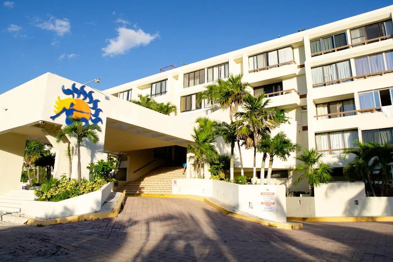 Solymar Condo Beach Resort By Casago 칸쿤 3*,  멕시코