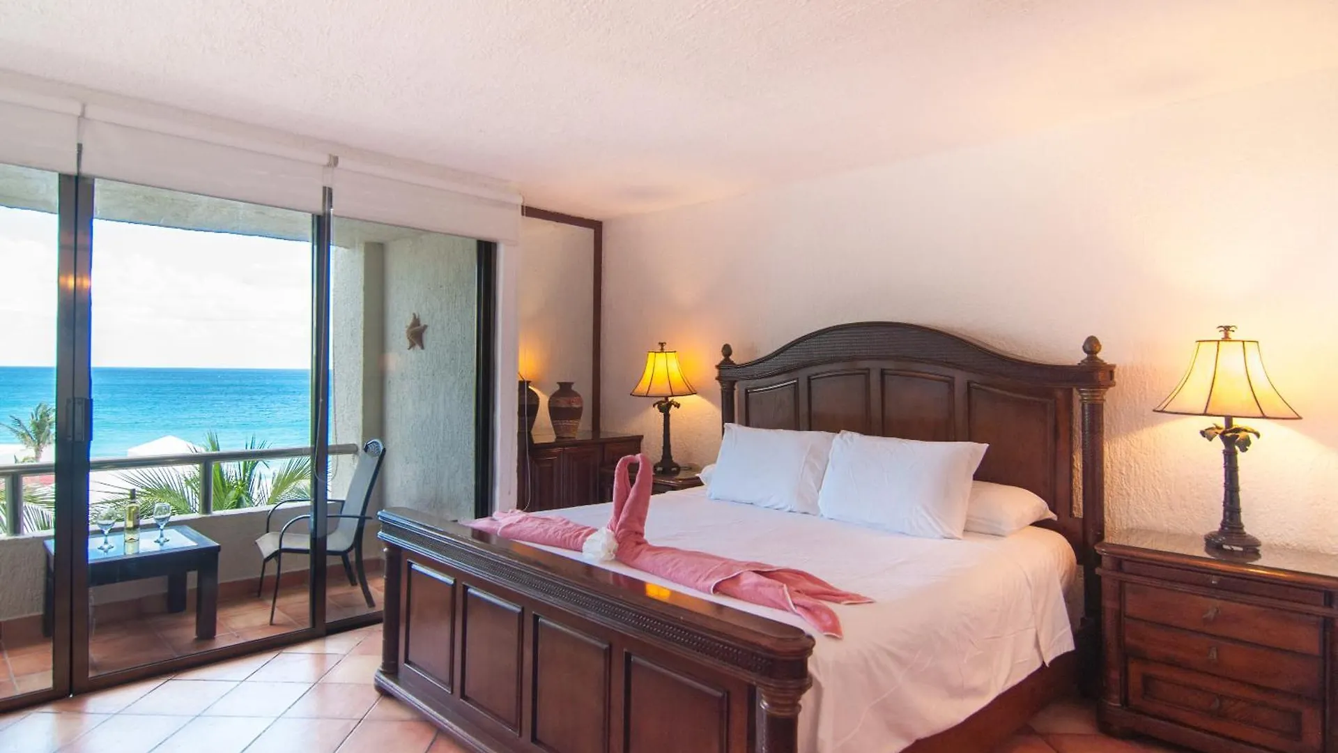 Solymar Condo Beach Resort By Casago 칸쿤 호텔