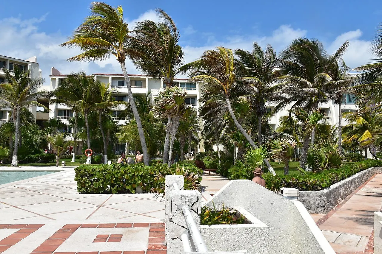 Solymar Condo Beach Resort By Casago 칸쿤 호텔