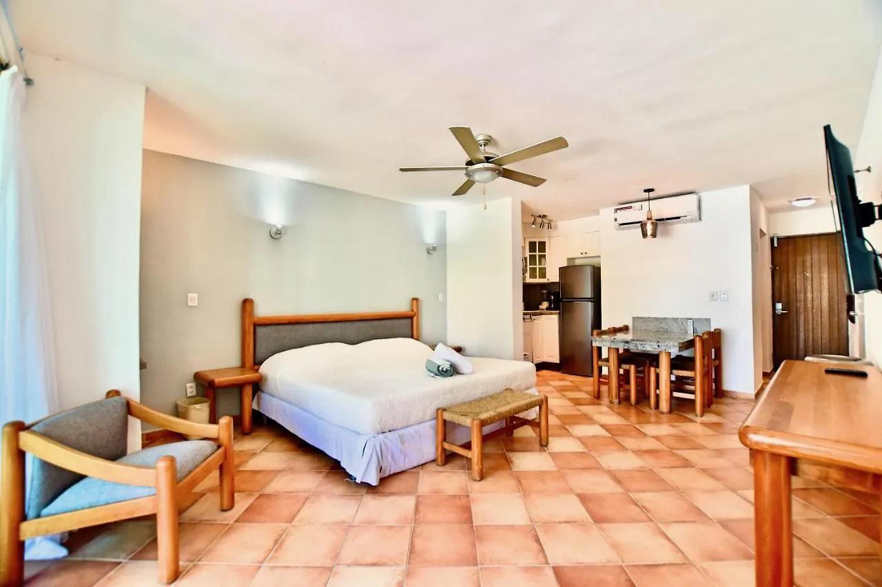 Solymar Condo Beach Resort By Casago 칸쿤 3*,  멕시코